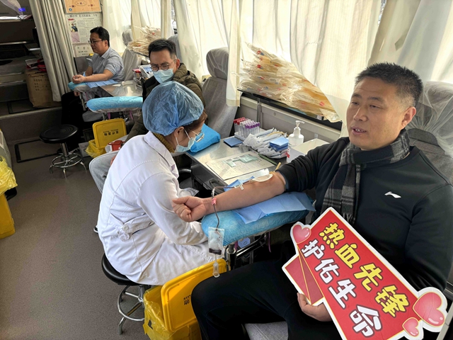 【满意在荣成】石岛人民医院干部职工踊跃参加献血活动